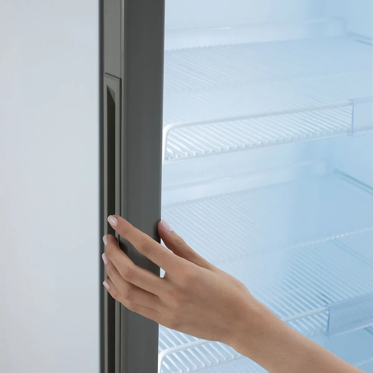 VITRINA INDURAMA VFV-520 AVANT SZ_BL